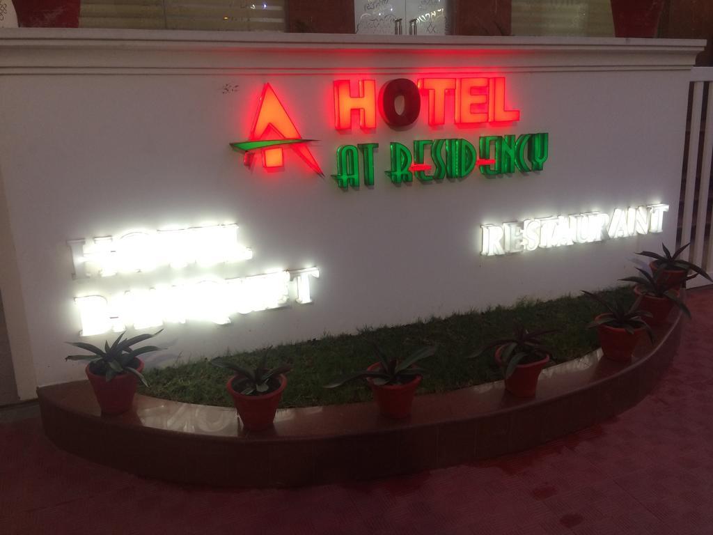 Fabhotel D75 At Residency Ghaziabad Bagian luar foto