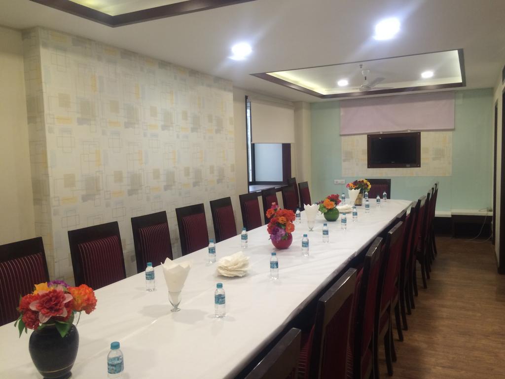 Fabhotel D75 At Residency Ghaziabad Bagian luar foto