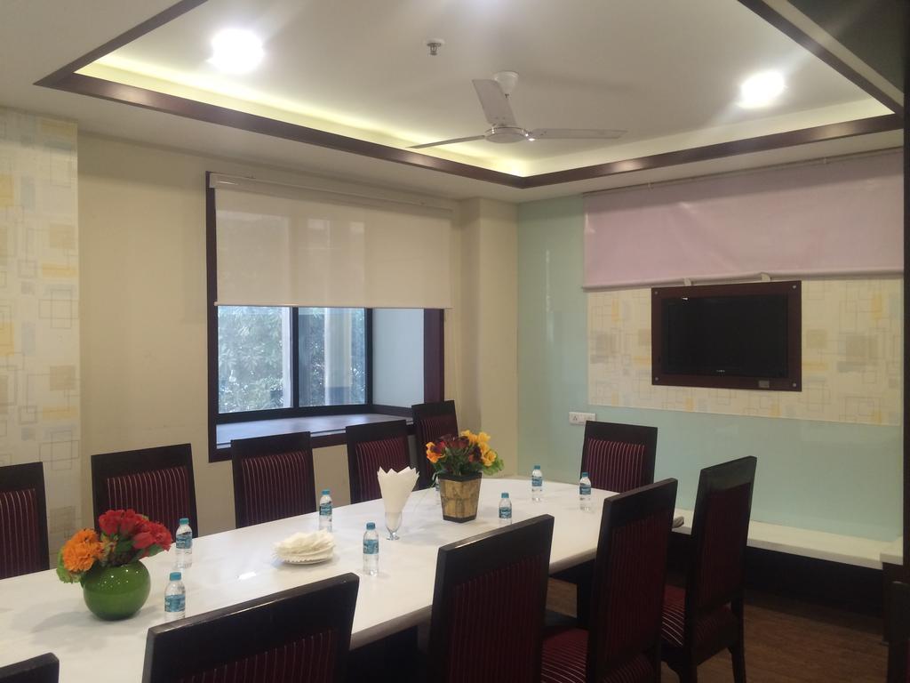 Fabhotel D75 At Residency Ghaziabad Bagian luar foto